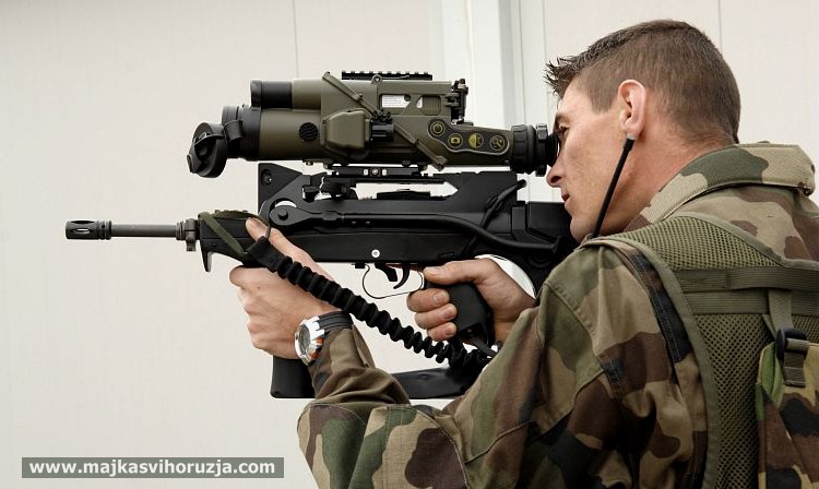 FAMAS FELIN